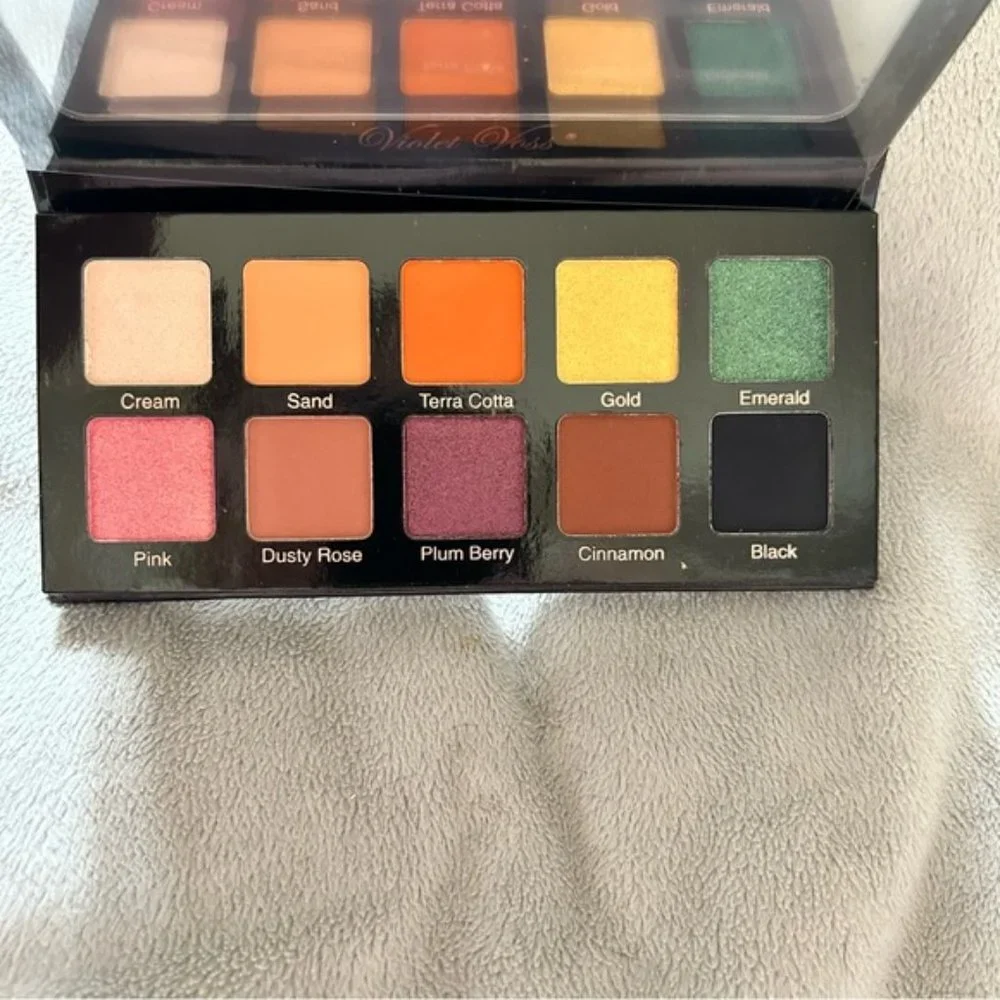 Violet Voss Cosmetics Essentials Eye Shadow Palette-NWOB